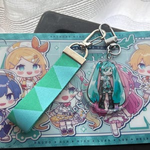 B GRADE Hatsune Miku Acryl Anhänger mit Lanyard und Armband