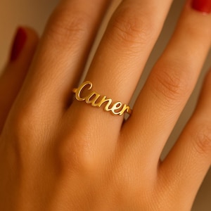 Anel com nome cursivo personalizado: Joia personalizada em ouro e prata esterlina