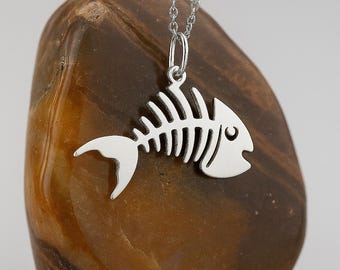 Rose Gold Fishbone Pendant Necklace – Minimalist Skeleton Fish Jewelry for Ocean Lovers