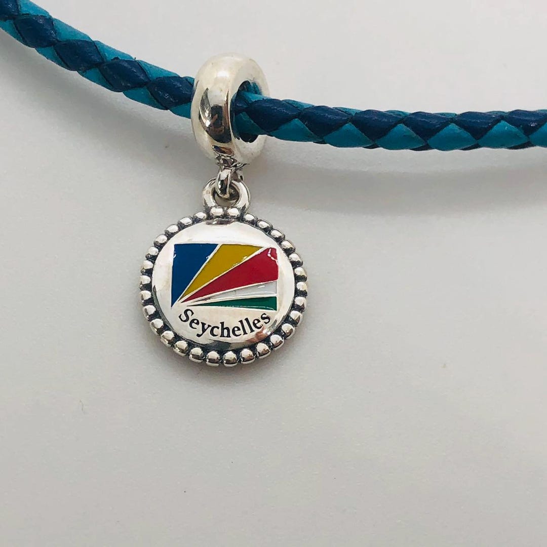 プラ　シ　サレンゲン　御守り Pandora Seychelles Flag Exclusive Dangle Charm/ Travel Gift
