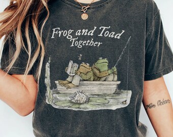 Frog And Toad Together Shirt, Retro Toad Tee, Nature Shirt, 2000s Frog Shirt, Book Lovers Shirt, Vintage Unisex Oversize Cotton Tee.