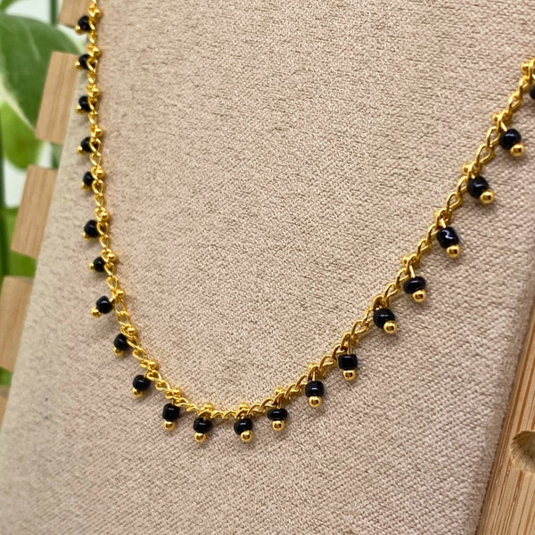 Indyl | Collier ras de cou en perles noires pendantes | Chaîne indienne plaquée Or 18K | Bijoux 2 en 1 | Bijoux d'hiver | Cadeau pour elle