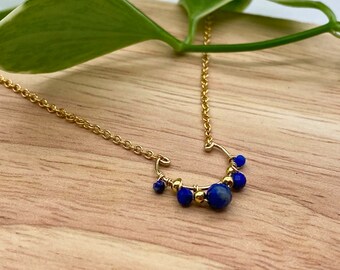 Célanie | Collier en Or | Collier court | Pierre de Lapis Lazuli | Perles en or | Collier personnalisable | Style bohème | Cadeau pour elle