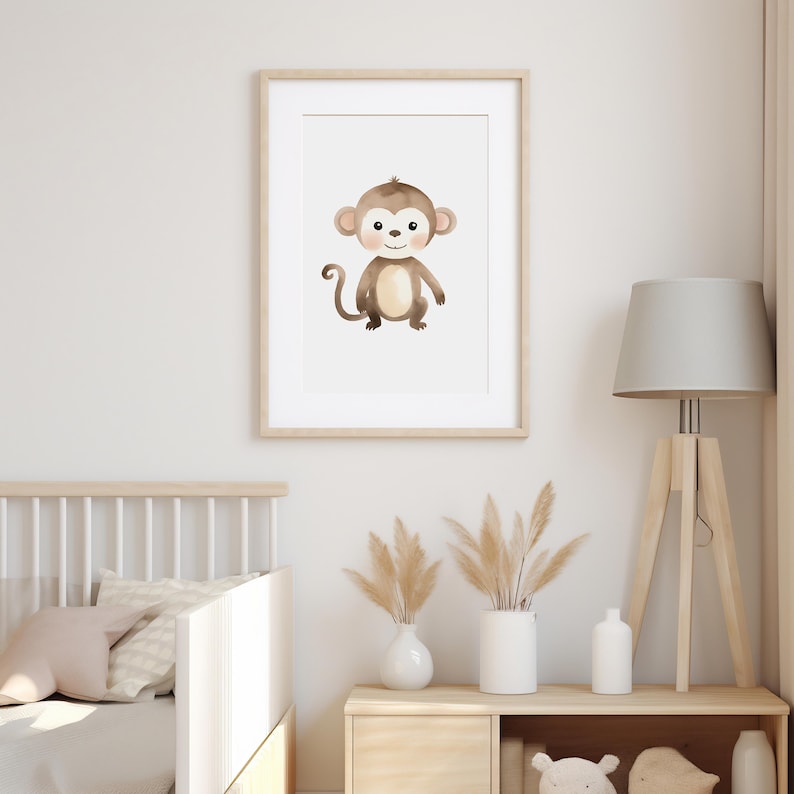 Puede incluir: Una ilustraci&oacute;n de acuarela de un mono marr&oacute;n con la cara blanca y la cola marr&oacute;n claro. El mono est&aacute; sonriendo y tiene un fondo marr&oacute;n claro.