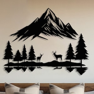Arte da parete in metallo con foresta di montagna e cervi, cartello da parete con riflessione sulla collina, albero sempreverde da appendere alla parete della foresta, regalo per gli amanti della natura, grande decorazione della fattoria