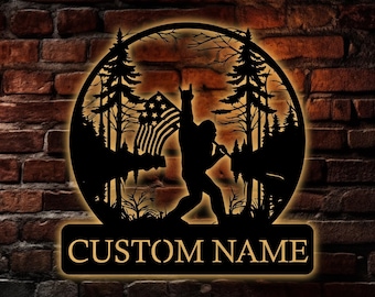 Arte de pared de metal con luz LED y bandera estadounidense de Pie Grande, letrero con nombre personalizado, decoración de pared de Sasquatch, letrero de Yeti, decoración de habitación, letrero LED personalizado
