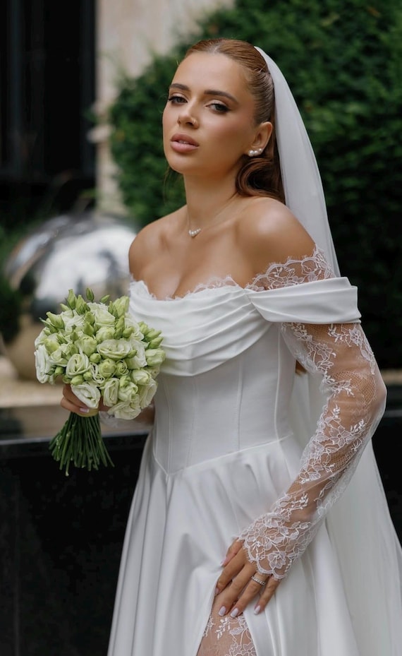 Elegant Lace Off-Shoulder Wedding Dress, Long Sleeve Bridal Gown Elegant Lace Off-Shoulder Wedding Dress, Long Sleeve Bridal Gown