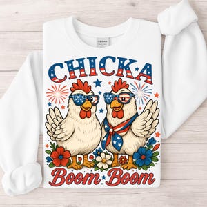 Chicka Boom Boom 4 juli PNG schattig patriottische kip sublimatie ontwerp Independence Day cartoon afbeelding voor T-shirts en ambachten