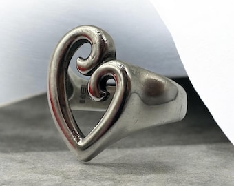 James Avery Mother’s Love Ring, 925 Sterling Silver Heart Scroll Design, Size 7.25