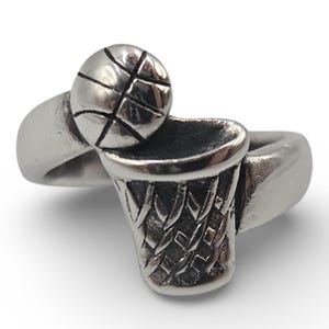 Retired James Avery Basketball and Hoop 925 Sterling Silver Ring – Size 6.5