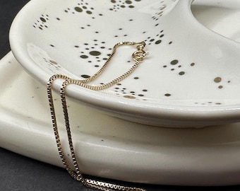 14K Gold Delicate Bracelet 7.5 Inches