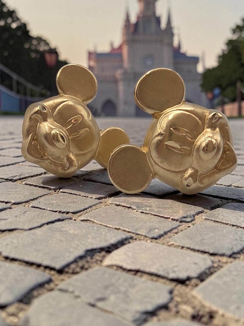 Pendientes de botón de oro amarillo macizo de 14 quilates con diseño de Mickey Mouse de Disney Van Dell en caja original. imagen 4