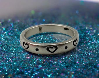 James Avery retired silver love heart stackable ring, sterling silver band, size 5.25