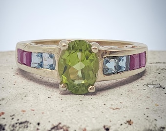 Solid 10K Yellow Gold Ring with Peridot Ruby and Blue Topaz - Sz 6