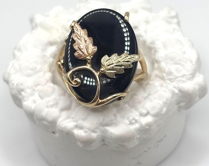 Vintage Black Hills Gold Onyx Ring: 10K Multi-Tone Leaves, Size 6.5