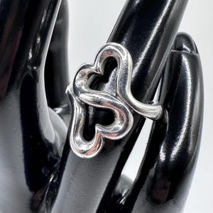 Anillo de plata esterlina "Heart to Heart" de James Avery, descatalogado, talla 4.75.