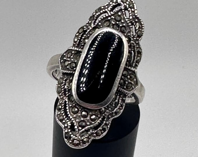 Vintage Style Sterling Silver withBlack Stone Ring Size 8