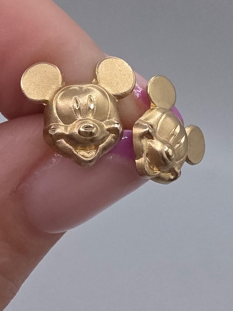 Pendientes de botón de oro amarillo macizo de 14 quilates con diseño de Mickey Mouse de Disney Van Dell en caja original. imagen 11
