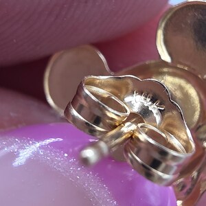 Pendientes de botón de oro amarillo macizo de 14 quilates con diseño de Mickey Mouse de Disney Van Dell en caja original. imagen 16