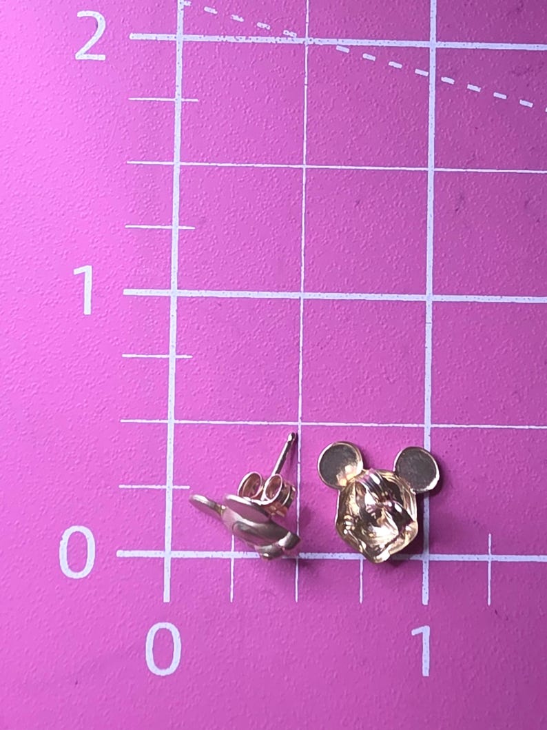Pendientes de botón de oro amarillo macizo de 14 quilates con diseño de Mickey Mouse de Disney Van Dell en caja original. imagen 18