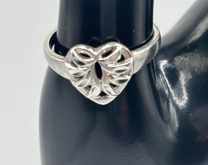 Vintage Sterling Silver Victorian Heart Ring Size 9.75