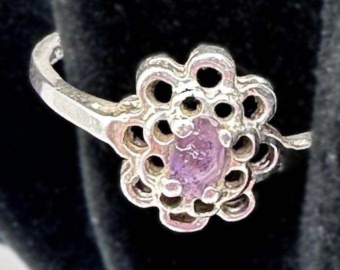 Floral Style Sterling Silver Ring with Amethyst Size 9.25