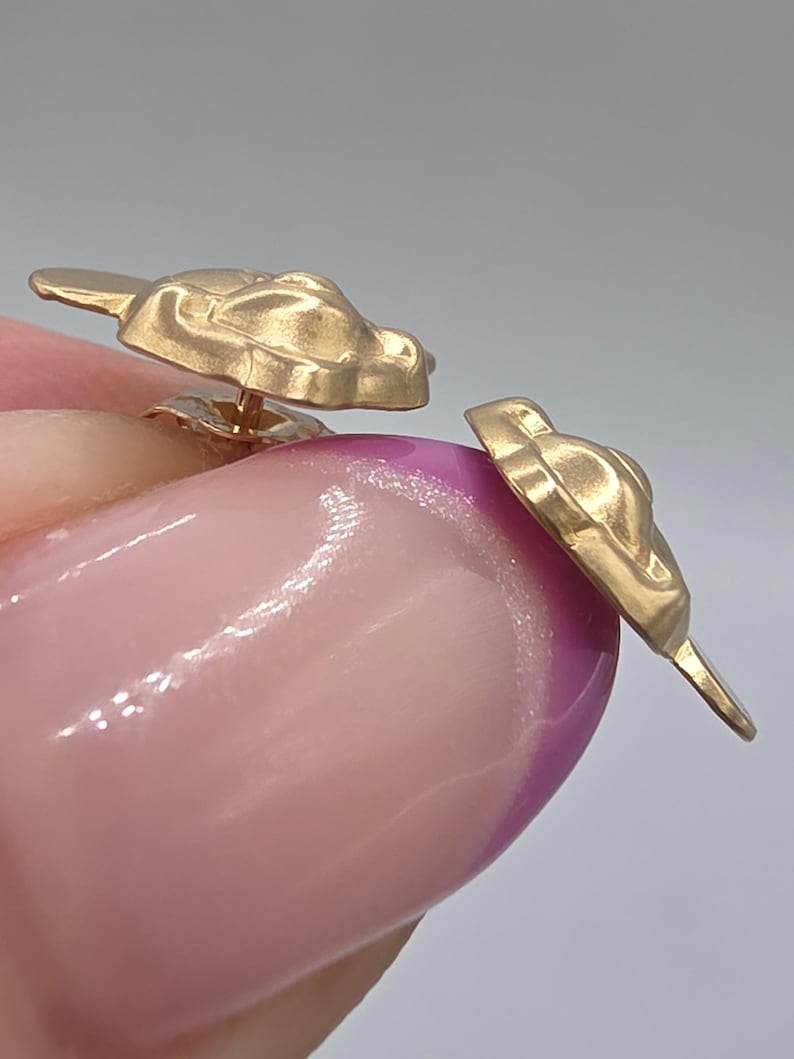 Pendientes de botón de oro amarillo macizo de 14 quilates con diseño de Mickey Mouse de Disney Van Dell en caja original. imagen 10