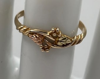 Vintage Black Hills Gold Ring, 10K Multi-Tone Leaf Design, Size 7.75