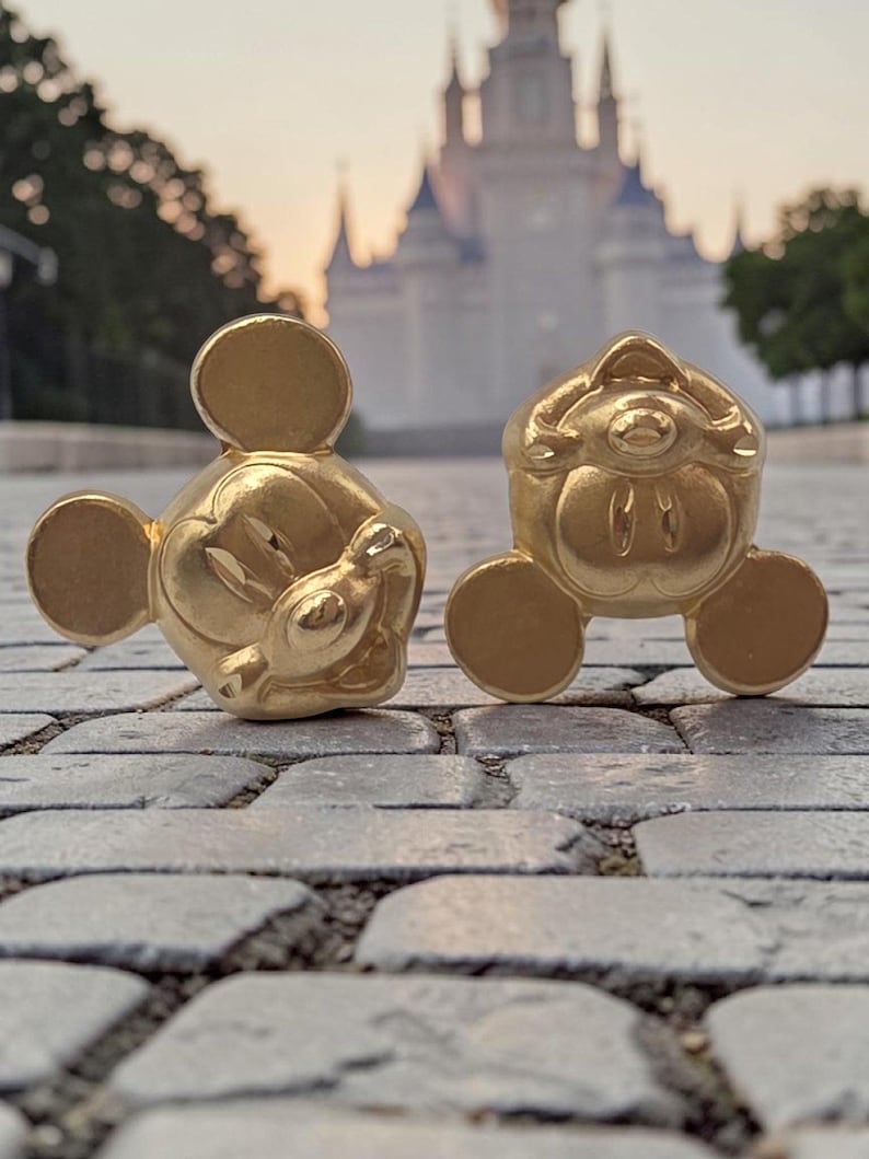 Pendientes de botón de oro amarillo macizo de 14 quilates con diseño de Mickey Mouse de Disney Van Dell en caja original. imagen 1