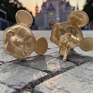 Pendientes de botón de oro amarillo macizo de 14 quilates con diseño de Mickey Mouse de Disney Van Dell en caja original. imagen 3