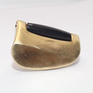 Pin's clé de saxophone | accessoire artisanal laiton pour saxophoniste