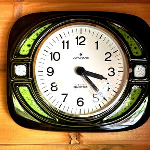 Vintage 1970s JUNGHANS Astra Quartz Wall Clock Kitchen Clock Green Ceramic fully functional German, Mechanical clock, collectors, 1970