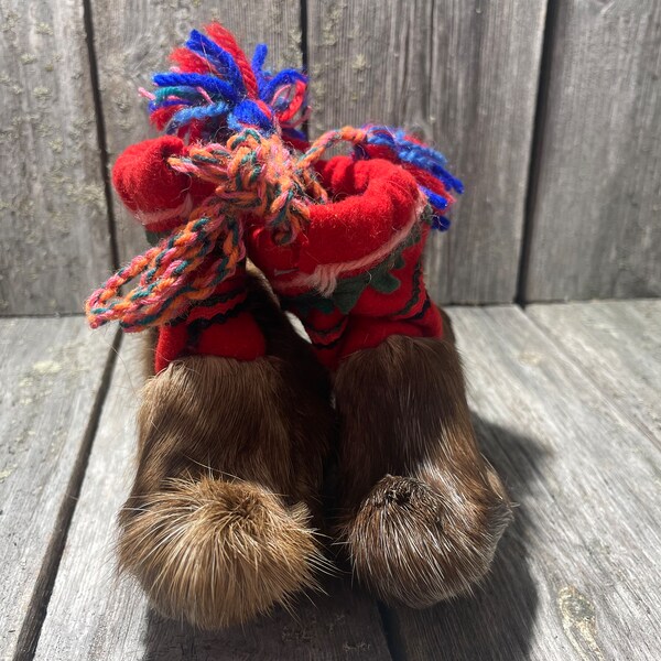 BOTTES pour bébés sâmes suédois/lapons, fourrure de renne, cuir, vintage des années 1970