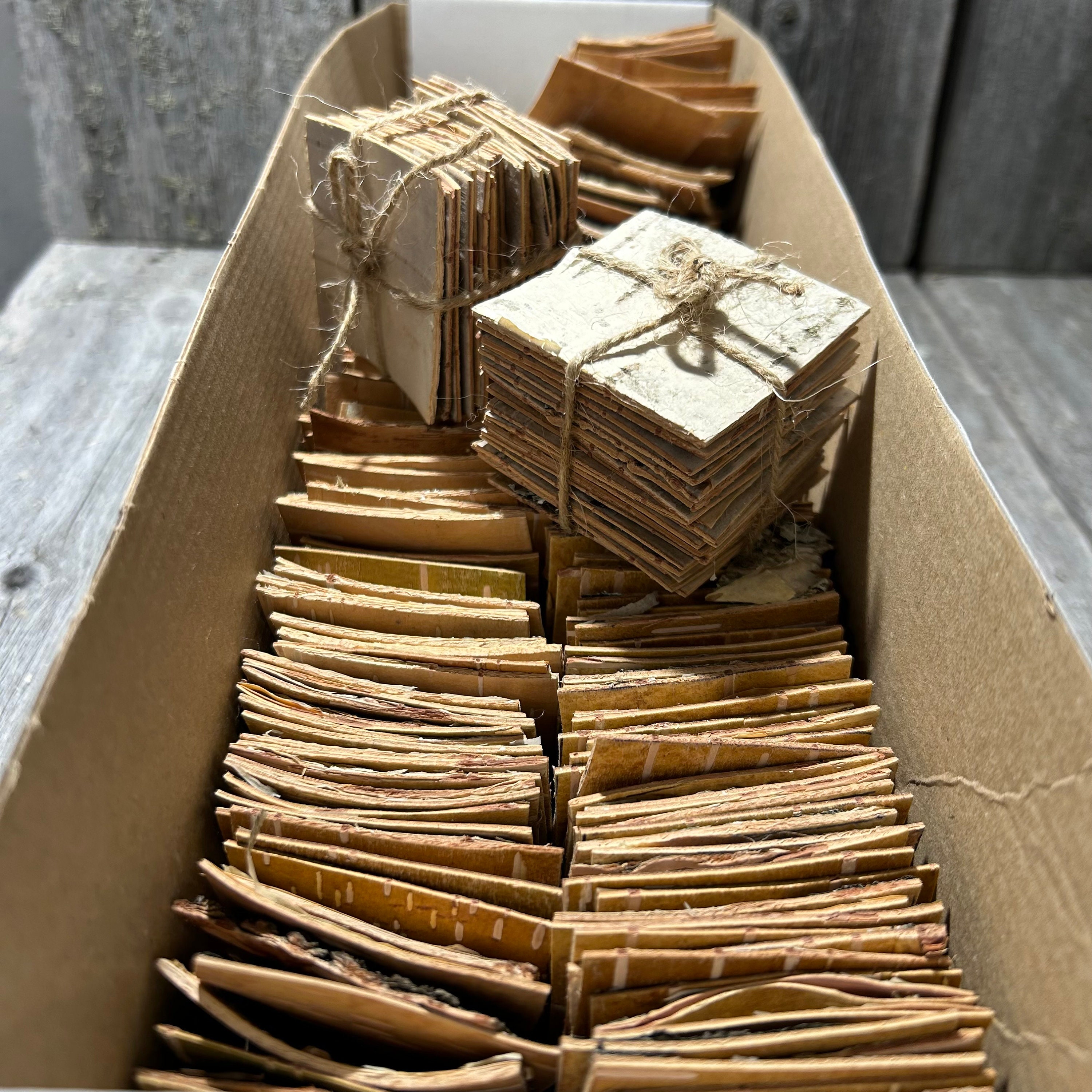 白樺樹皮シート、20枚セット、100%天然素材、5 x 5 cm/2x2インチ