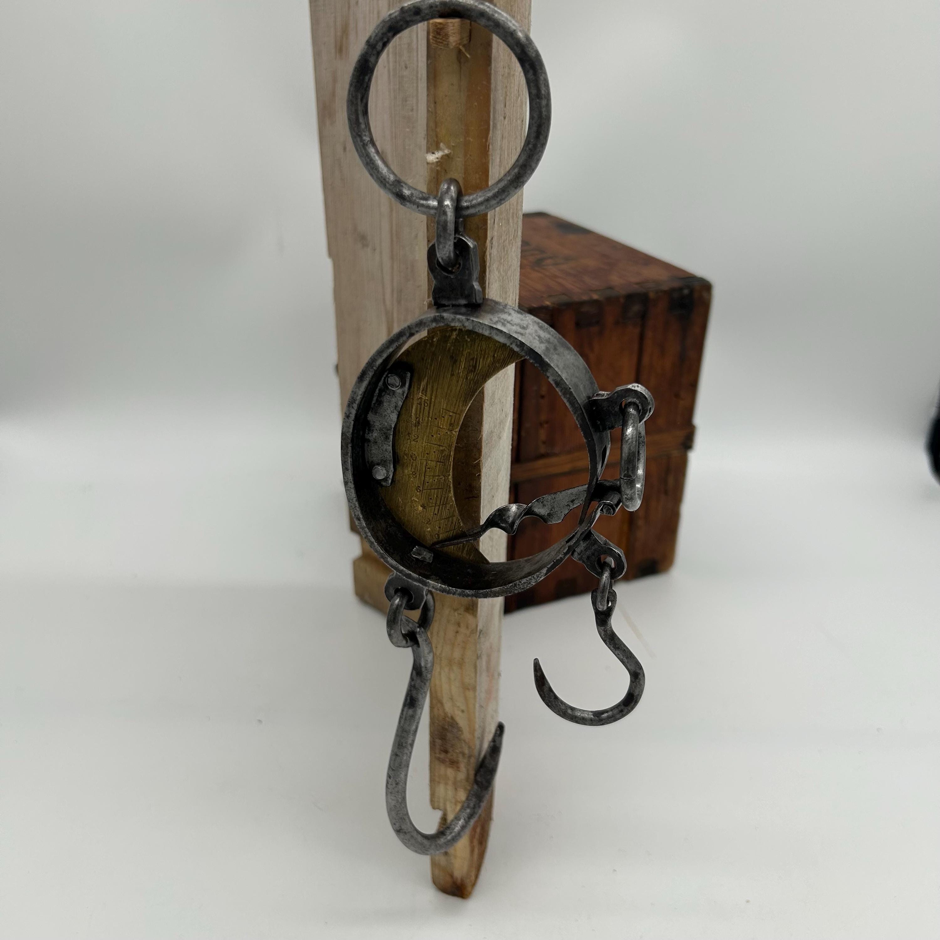 アンティーク吊り下げスケール 鉄と真鍮製 160 kg および 60 kg 用