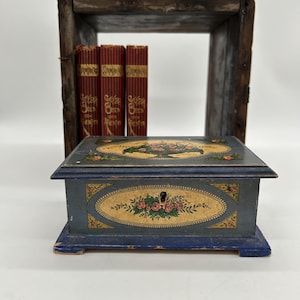 Swedish antique WOODEN Painted Box, Antique Jewelry Box,  Flower pattern, scandinavian small things storage, from 1950, Roses