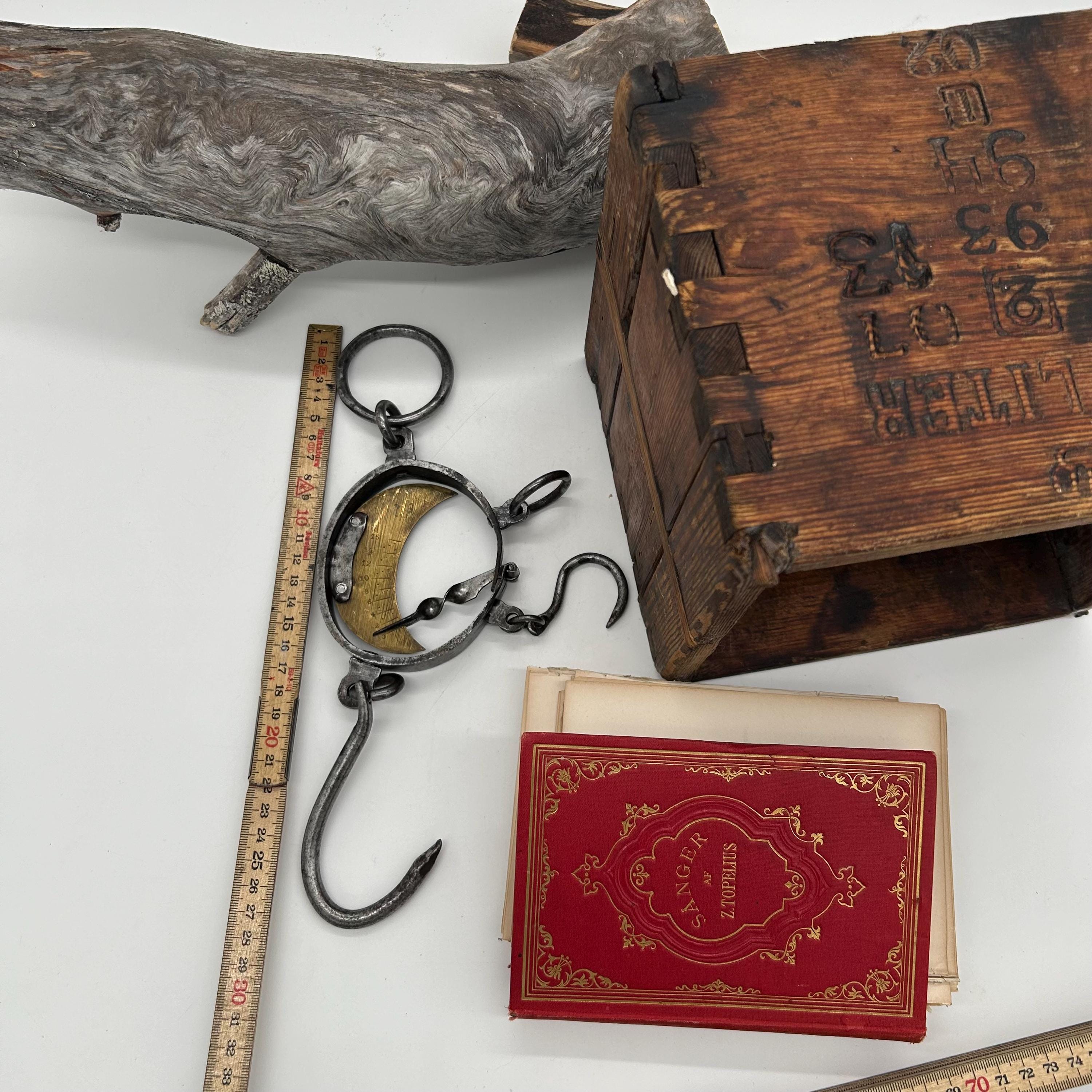 アンティーク吊り下げスケール 鉄と真鍮製 160 kg および 60 kg 用