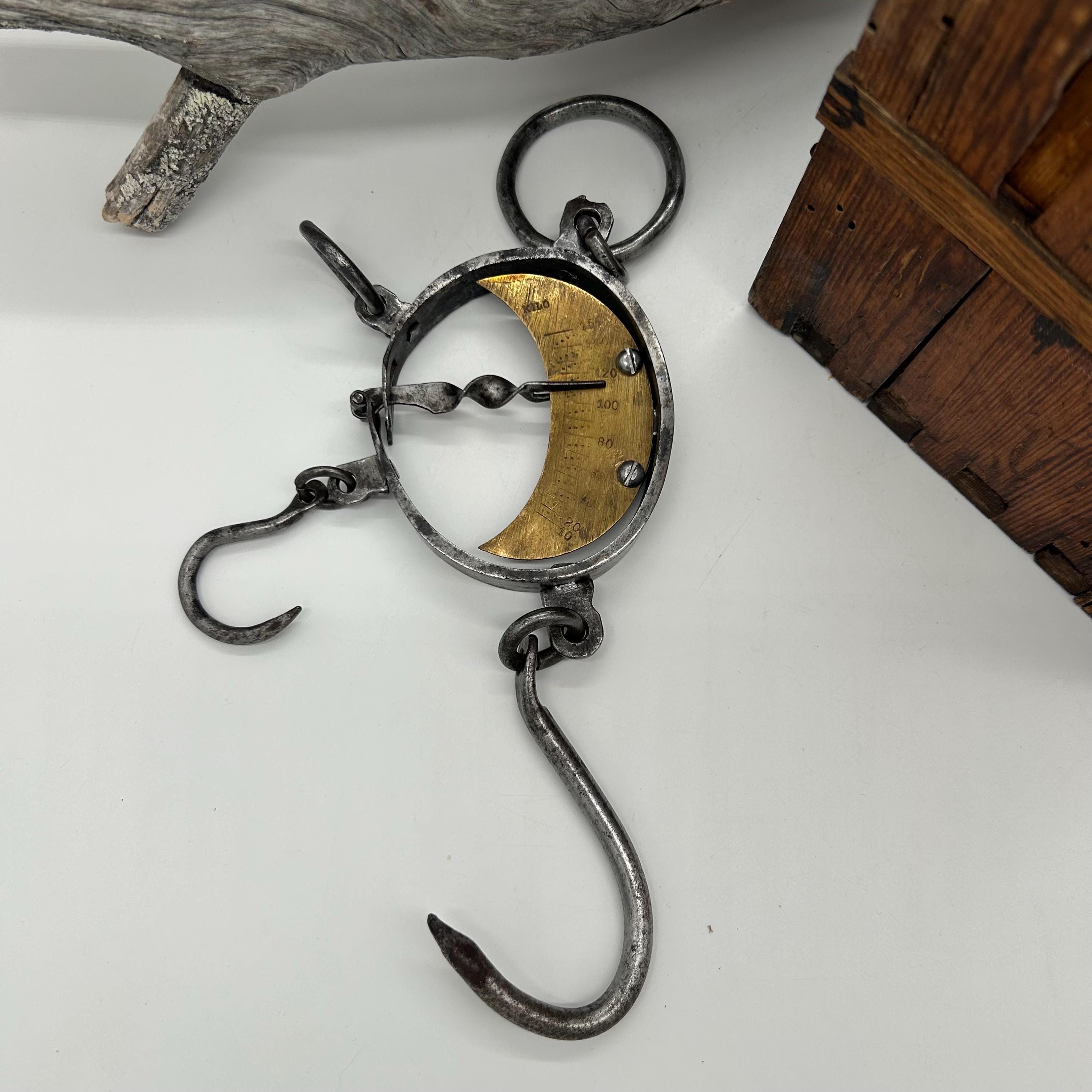 アンティーク吊り下げスケール 鉄と真鍮製 160 kg および 60 kg 用