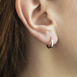 Small Gold Huggie Hoop Earrings • 18K Gold Plated Everyday Hoops • Dainty Minimalist Jewelry by Dymytrov’s Jewelry • Hypoallergenic Gift