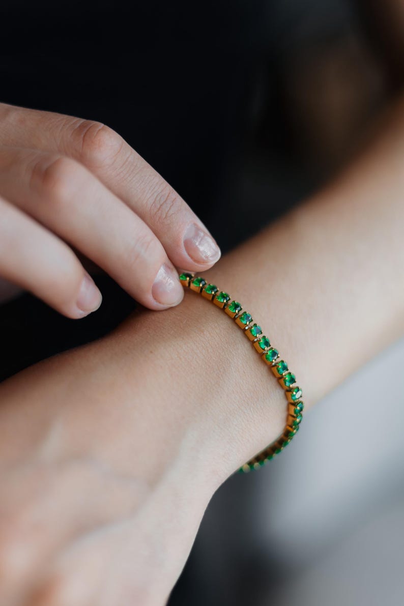 Smaragdgrün Tennis Armband • Gold Edelstahl Armband • Geschenk für sie • Abschlussball Armband • Anlauffrei Bild 4