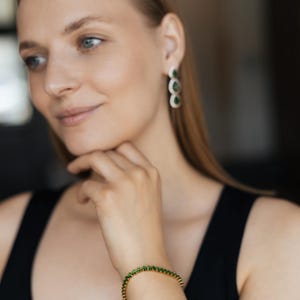 Smaragdgrün Tennis Armband • Gold Edelstahl Armband • Geschenk für sie • Abschlussball Armband • Anlauffrei Bild 5