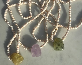 Collana con conchiglia Luhuanus - Pietra centrale in citrino, ametista o prehnite
