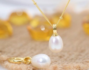 Elegance Pearl Earrings: Versatile Detachable Pendant