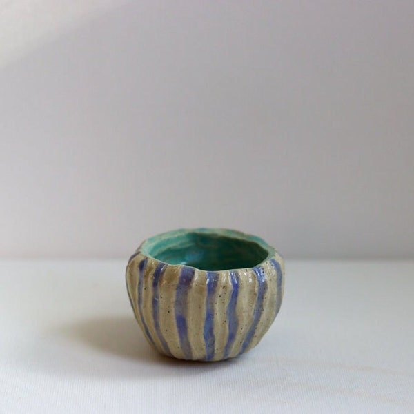 Small Ceramic Trinket holder, Small Ceramic sculpture, Organic trinket holder, Small Vessel, Irregular Shaped Vessel, Ring Holder