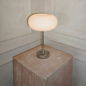 Lampe de chevet, lampe ovale en verre minimaliste, lampe de table, éclairage moderne, lampe rétro, lampe de style nordique, lampe de table dôme