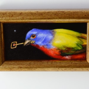 The Ruby Key, dipinto a olio originale in miniatura su tela con cornice, spirito domestico di uccelli colorati e Stella Polare - Serie Vacanze Mediterranee