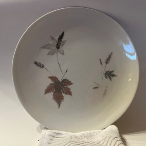 Royal Doulton Tumbling Leaves dates from 1959-1979