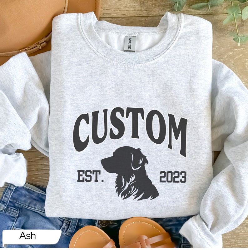 Golden Retriever Winter Sport Sweatshirt main image 1