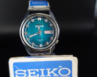 Vintage Refurbished Seiko 5 Automatic Watch - 1980s Green