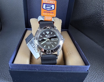 Vintage Seiko 5 Sports Automatic 7S36-00Y0 Japan Men's Watch